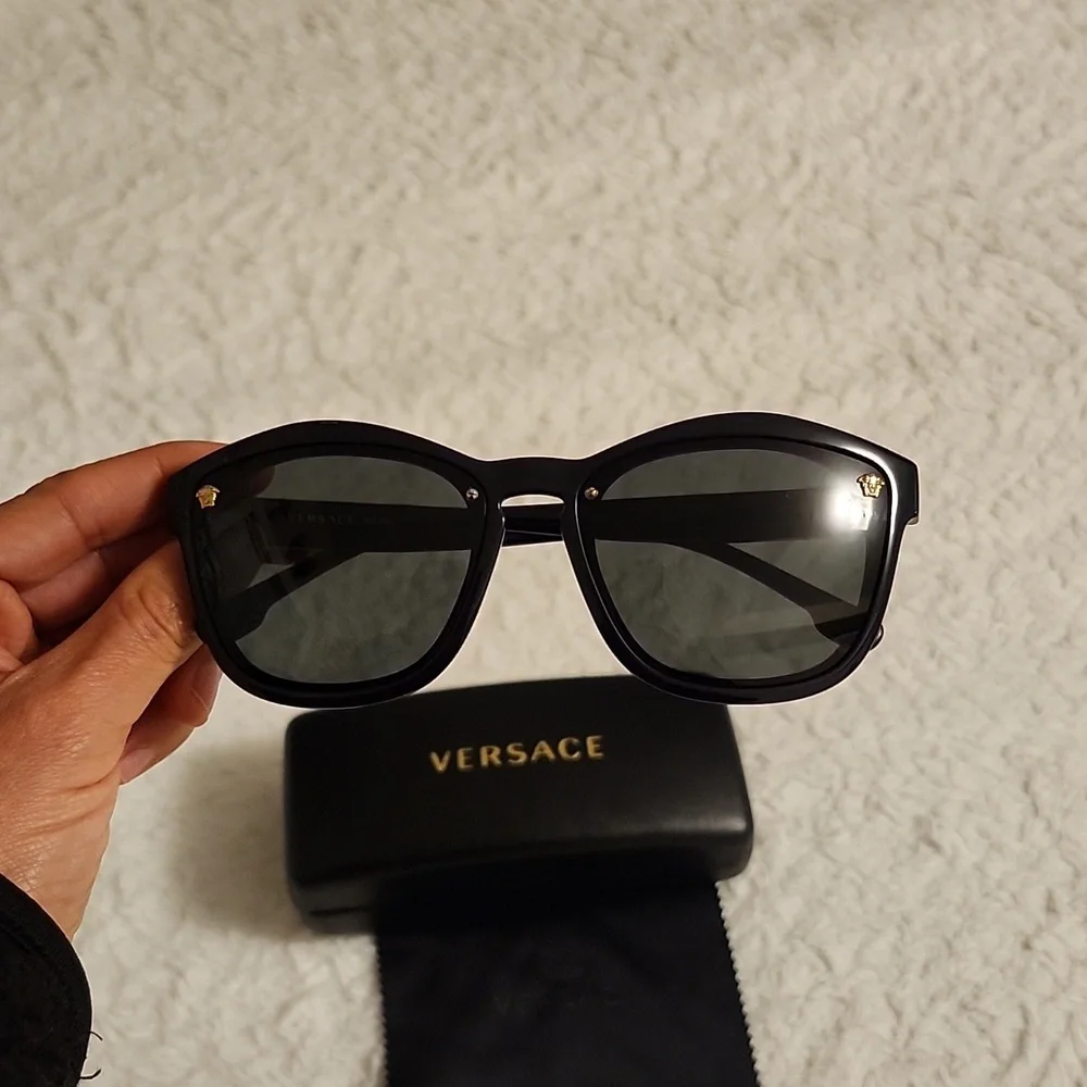VERSACE sunglasses - Picture 1 of 2